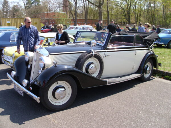 3213 Horch 830