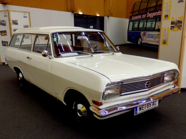 5018 Opel Rekord B Caravan scaled