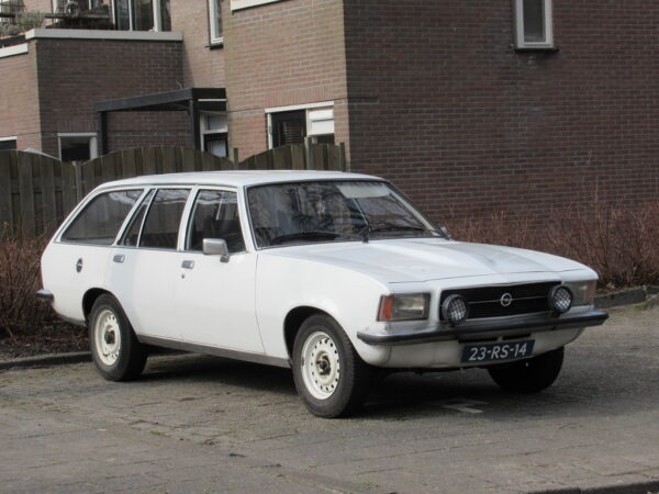 5195 Opel Rekord D Caravan
